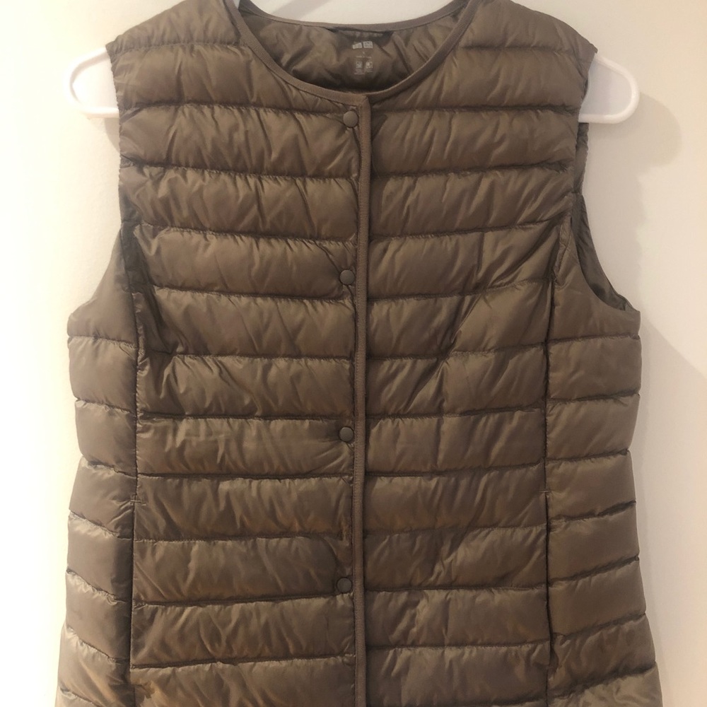 Uniqlo size small gold down vest